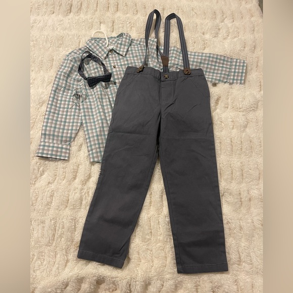 Matching suspenders outfit - Picture 1 of 4